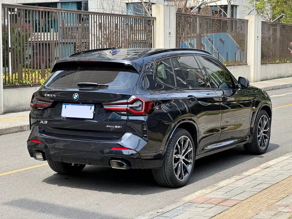 BMW X3 2023 xDrive30i Leading Edition M Night Package