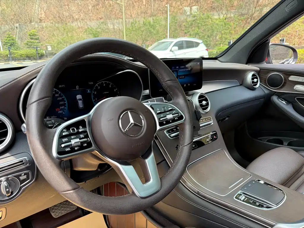 Mercedes-Benz GLC 260 L 4MATIC Luxury (2020 Facelift)