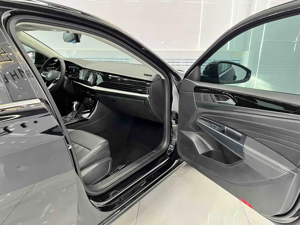 Volkswagen Passat 2023 280TSI Business Edition