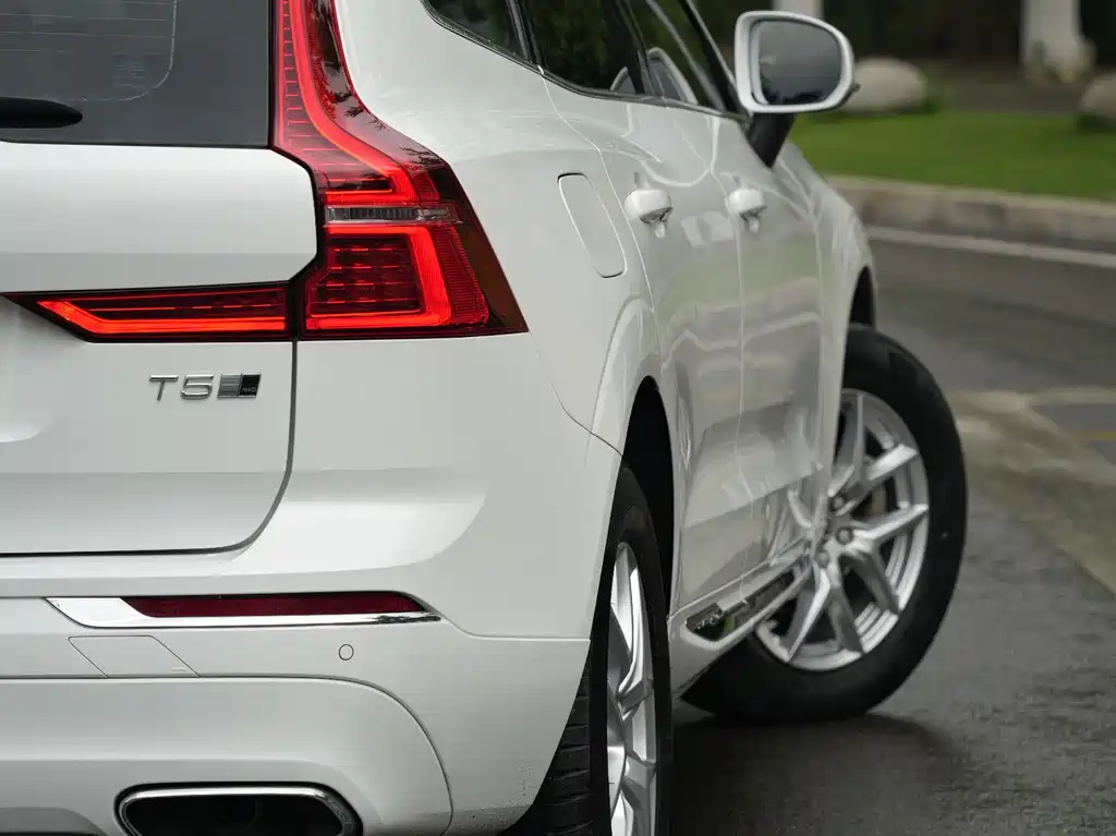 Volvo XC60 2020 T5 AWD Zhiyi Luxury Edition