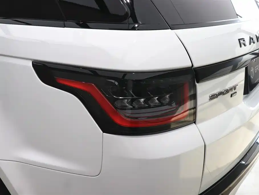 Range Rover Sport 2021 3.0 L6 HSE Dynamic Black Edition