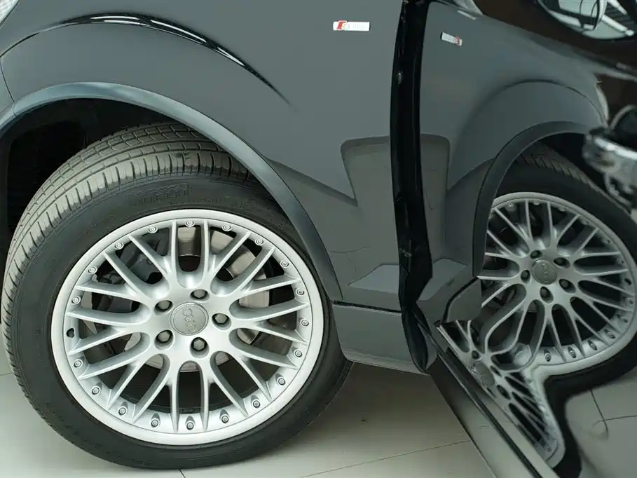 Audi Q7 2011 3.0 TFSI Exclusive (200kW)