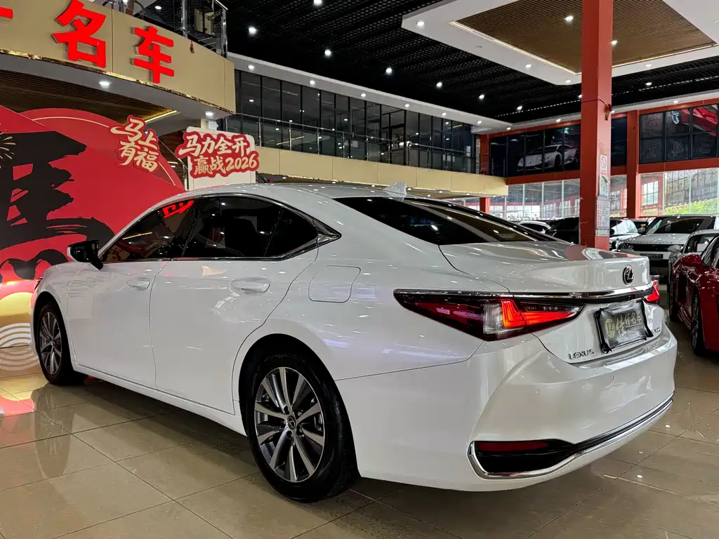 Lexus ES 2020 200 Luxury Edition
