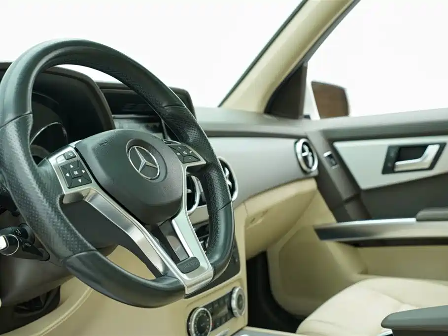 Mercedes-Benz GLK-Class 2015 GLK 300 4MATIC Fashion Edition Ultimate Version