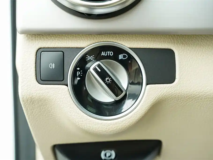 Mercedes-Benz GLK-Class 2015 GLK 300 4MATIC Fashion Edition Ultimate Version