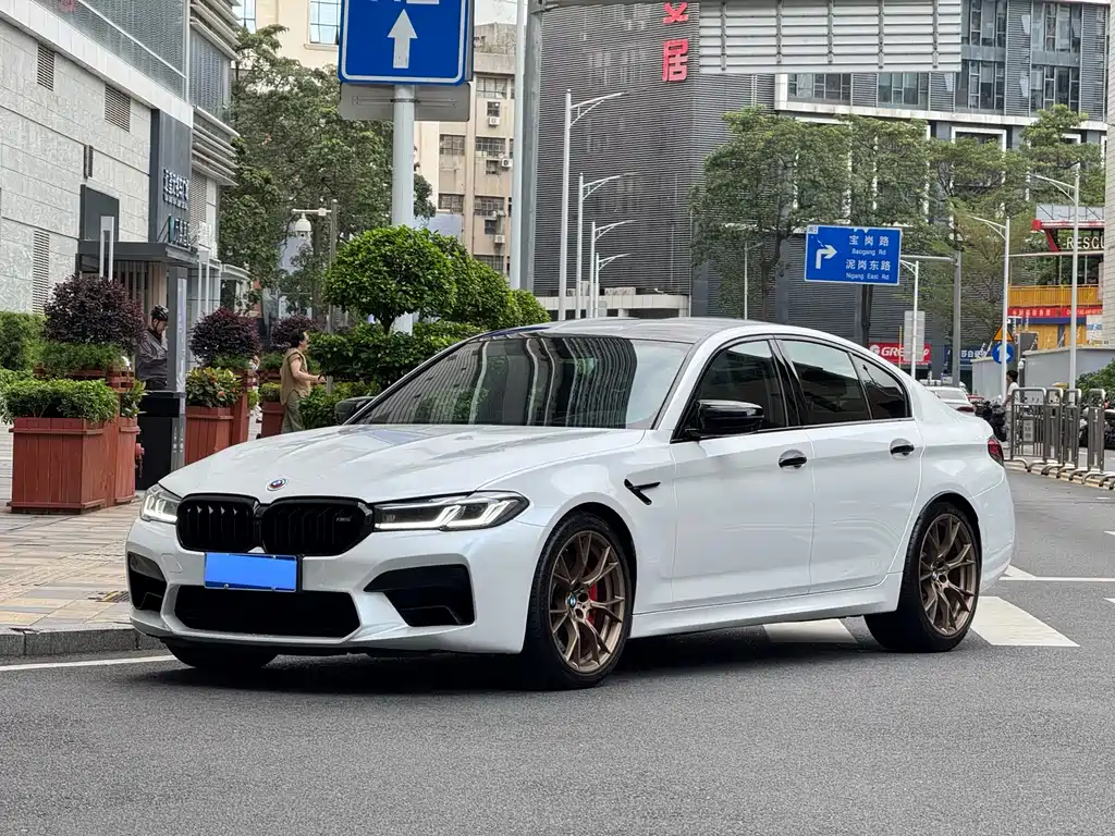 BMW M5 2021
