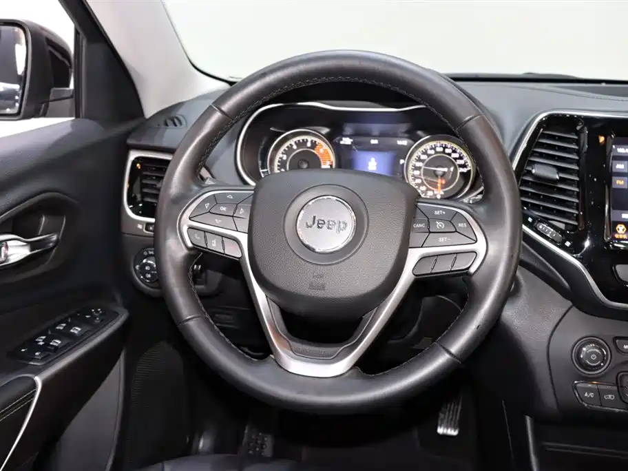 Jeep Cherokee 2020 2.0T FWD Leading Edition