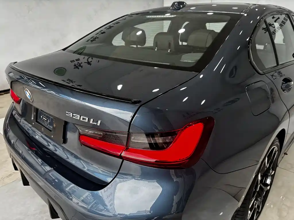 BMW 3 Series 2025 330Li Exclusive M Sport Night Edition