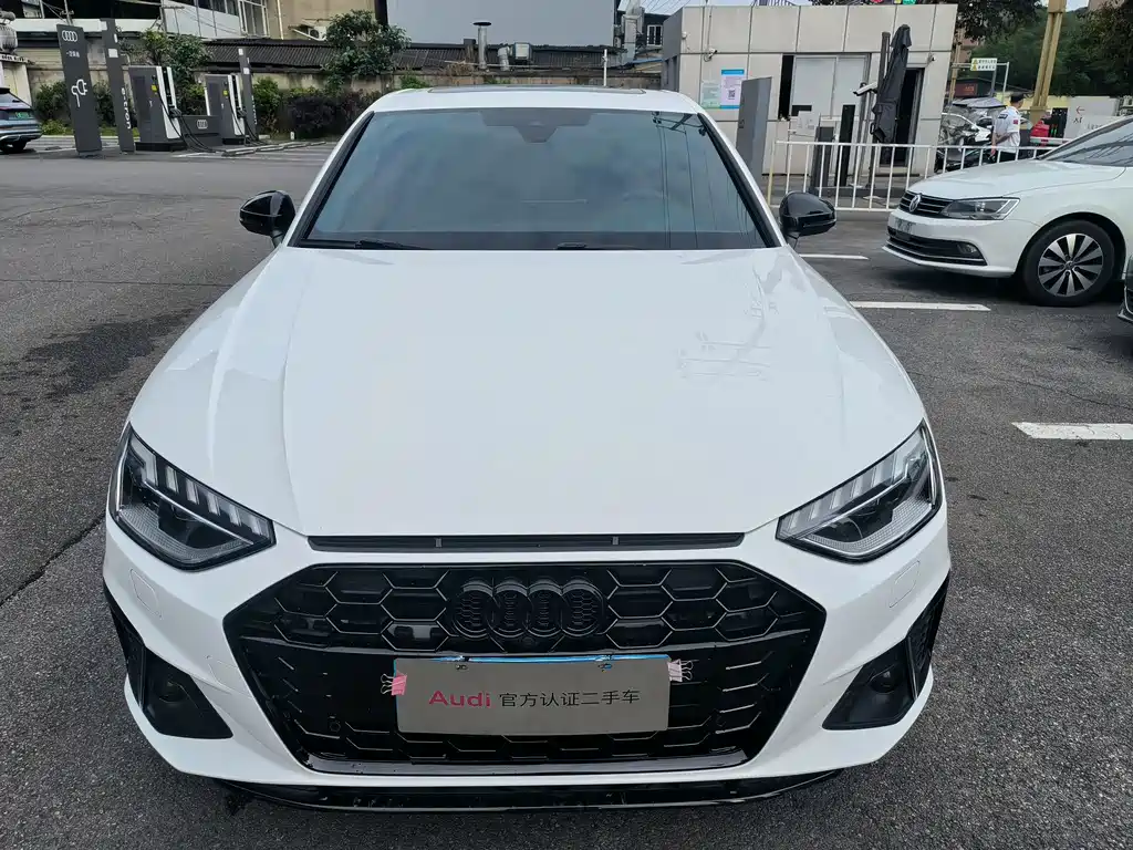Audi A4L 2023 45 TFSI quattro Zhenxuan Dynamic Edition