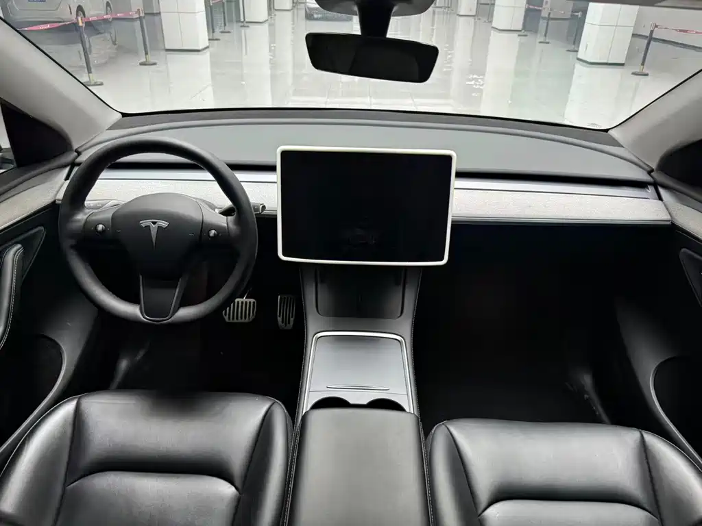 Model Y 2024 Rear-Wheel Drive