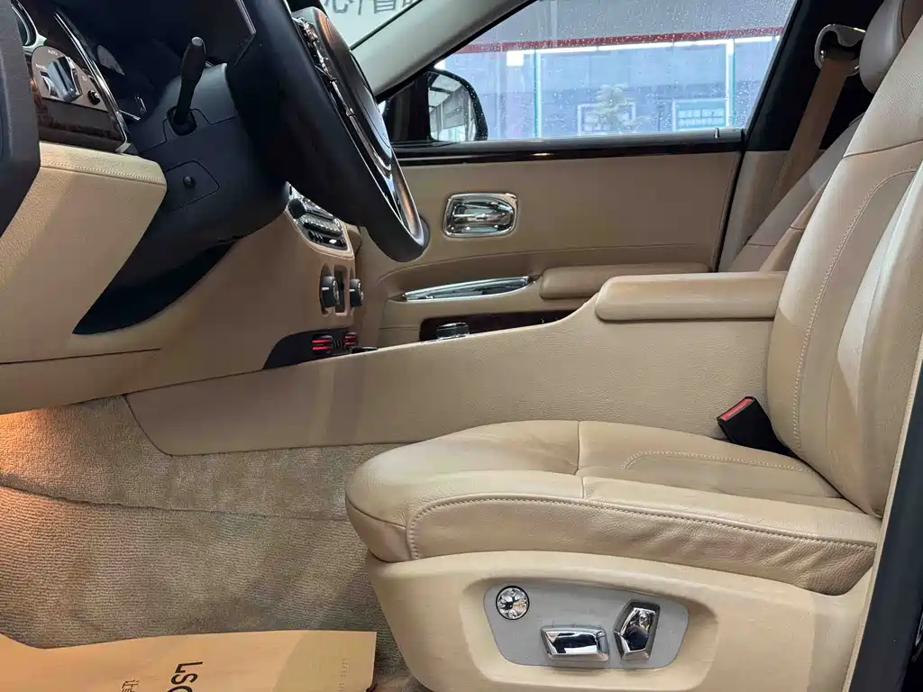 Rolls-Royce Ghost 2010 6.6T Standard Edition