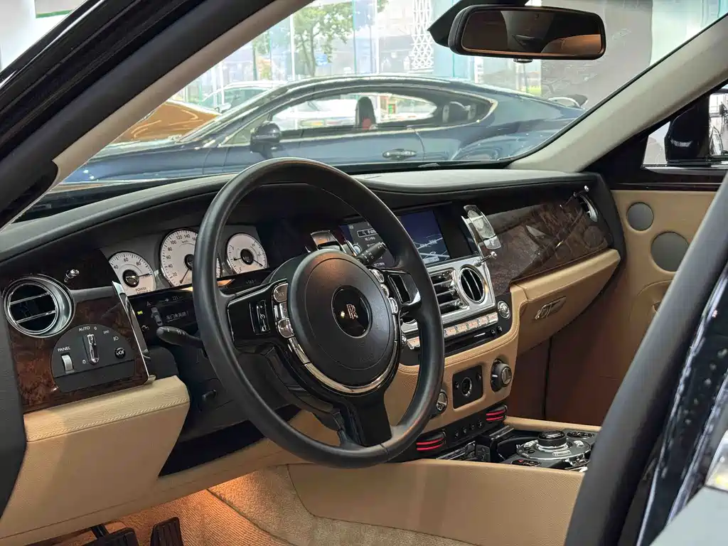 Rolls-Royce Ghost 2010 6.6T Standard Edition