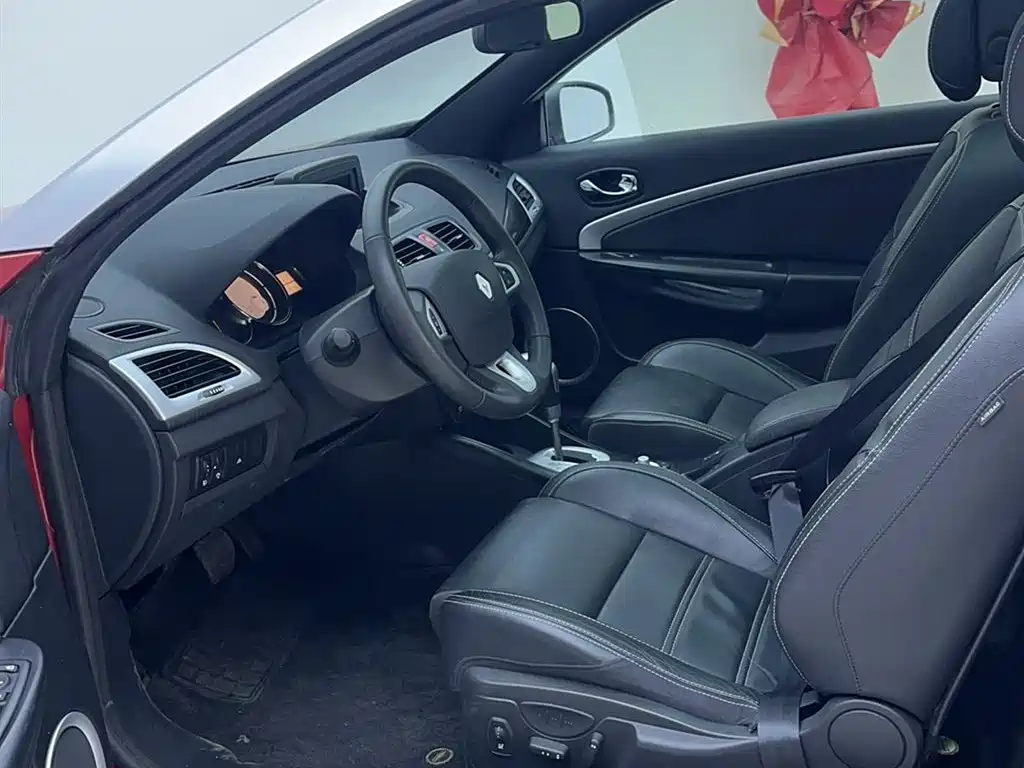Renault Megane 2011 CC 2.0 Fashion Navigation Edition