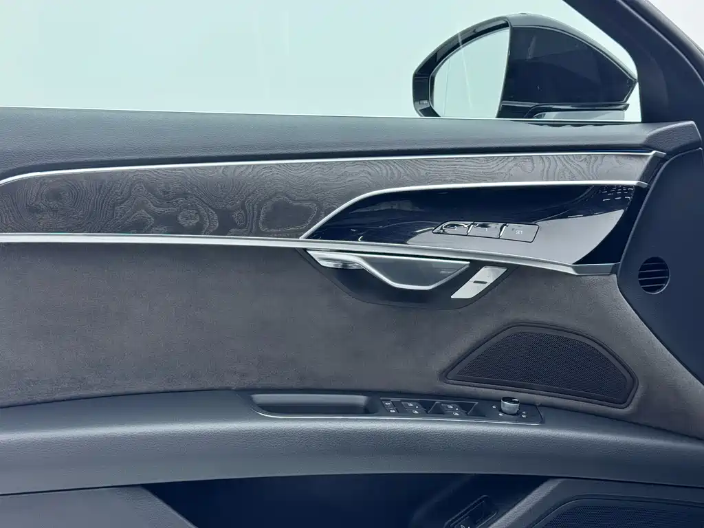 Audi A8L 50 TFSI quattro Comfort Edition 2021