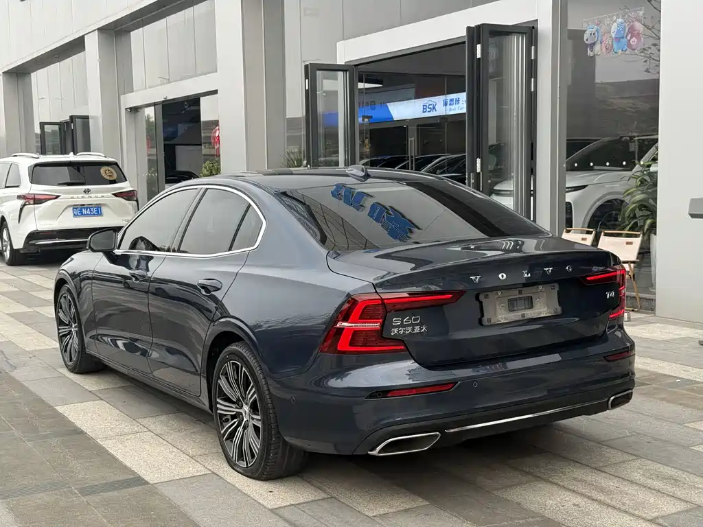 Volvo S60 2021 T4 Momentum Luxury Edition