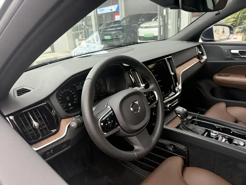 Volvo S60 2021 T4 Momentum Luxury Edition