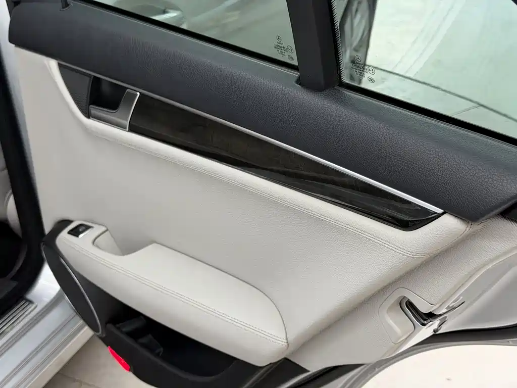 Mercedes-Benz C-Class 2011 C 200 CGI Fashion Edition