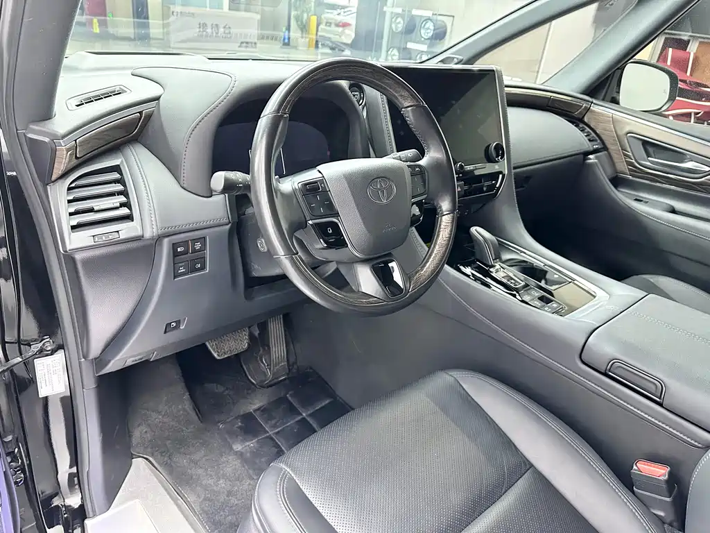 2024 Toyota Alphard Hybrid 2.5L Prestige