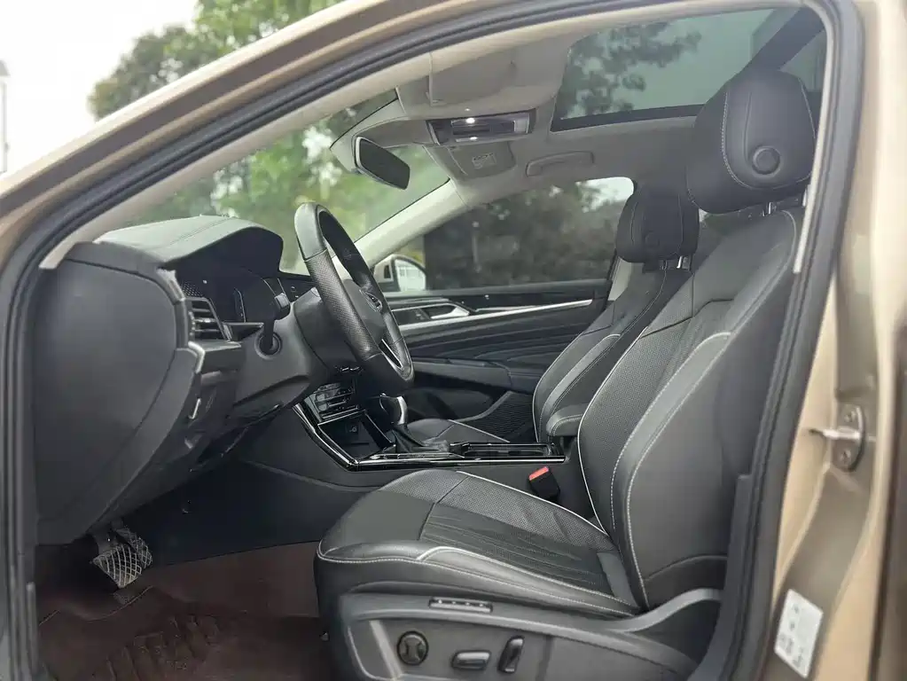 Passat 2022 330TSI Starlight Luxury Edition