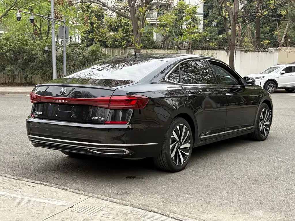 Volkswagen Passat 2024 380TSI Luxury Edition