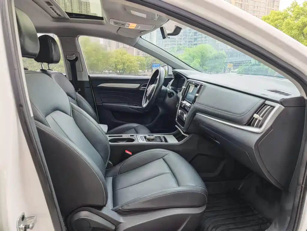 Roewe i6 NEV 2019 PLUS 50T 4G Interconnect Glory Luxury Edition