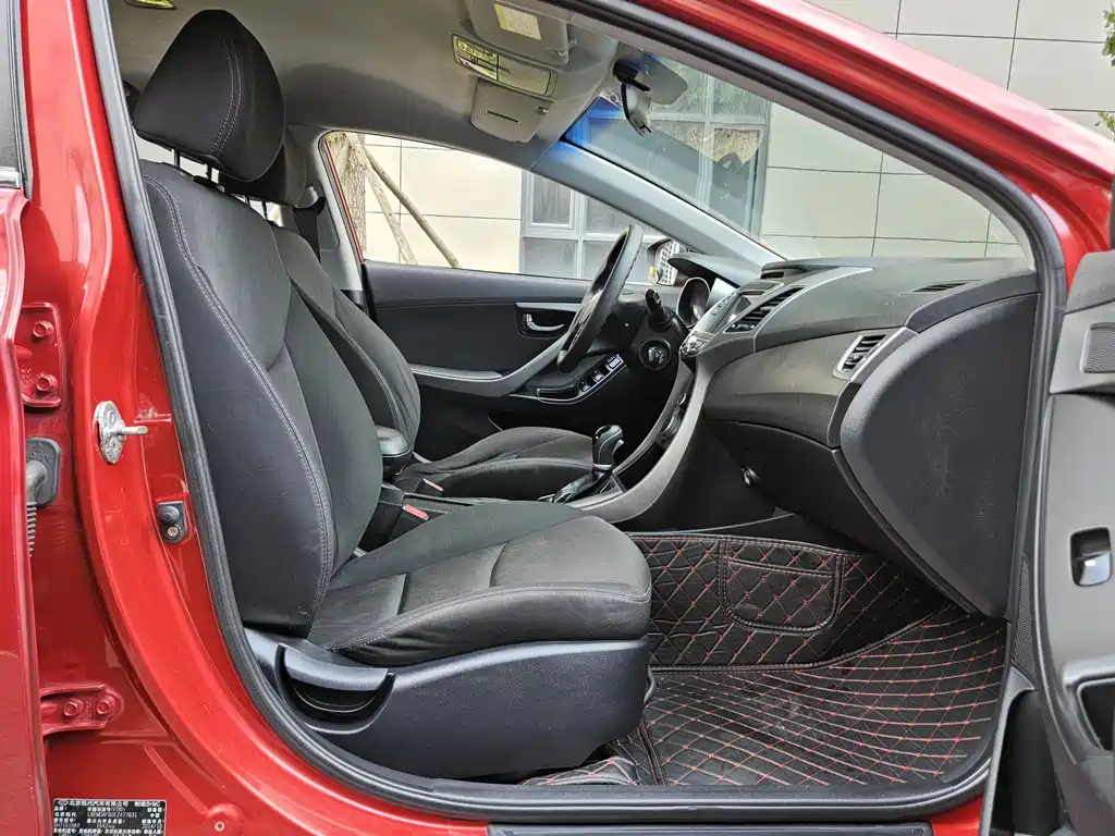 Hyundai Elantra Langdong 2012 1.6L Automatic Fashion Edition