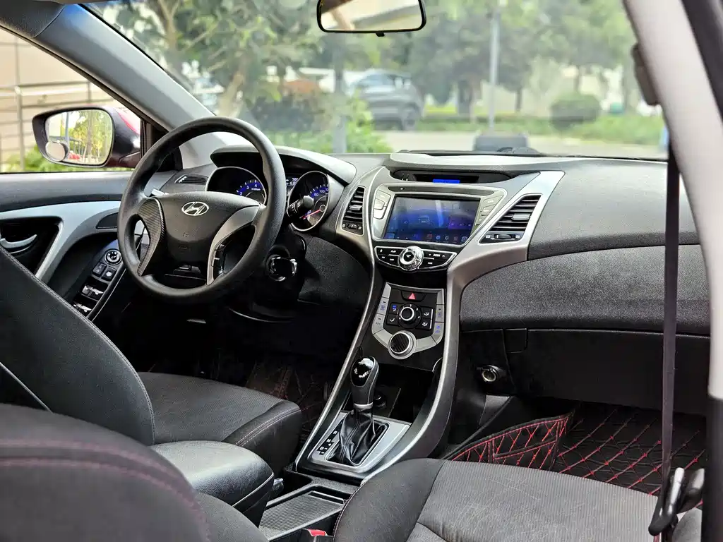 Hyundai Elantra Langdong 2012 1.6L Automatic Fashion Edition