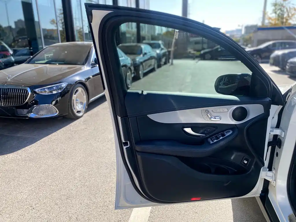 Mercedes-Benz GLC Coupe 2021 GLC 260 4MATIC Coupe SUV