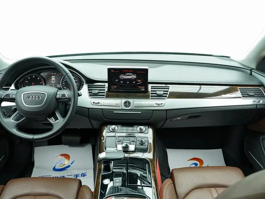 Audi A8L 45 TFSI quattro Luxury