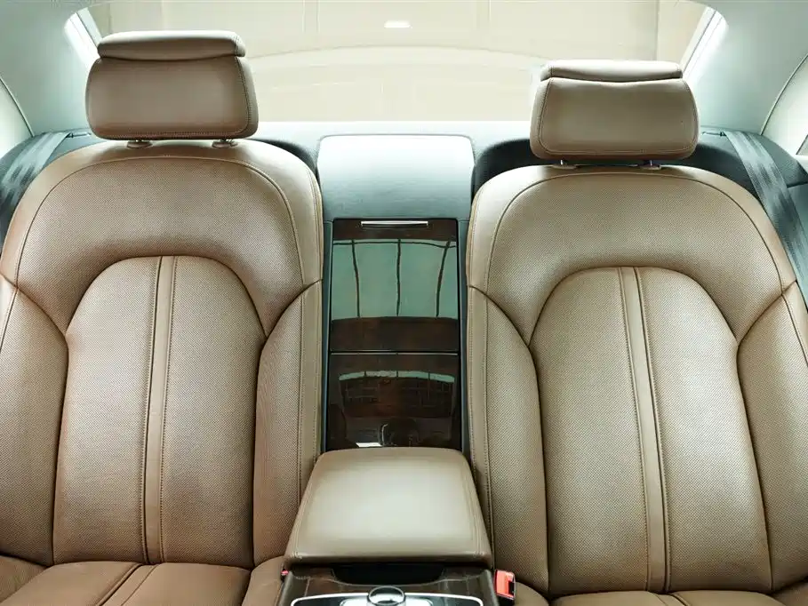 Audi A8L 45 TFSI quattro Luxury