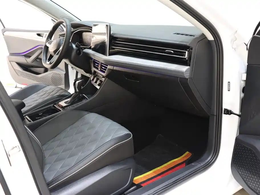 Volkswagen Sagitar 2023 300TSI DSG Beyond Edition