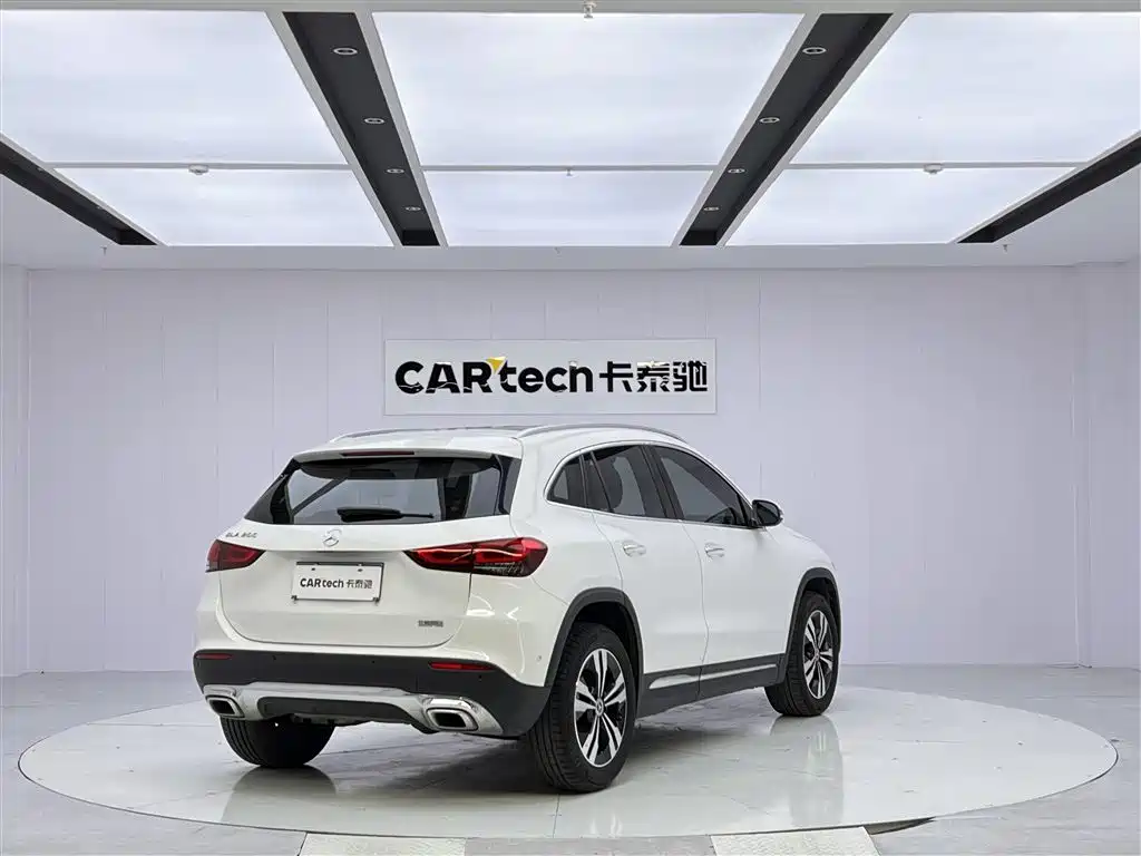 Mercedes-Benz GLA 200 (2020)