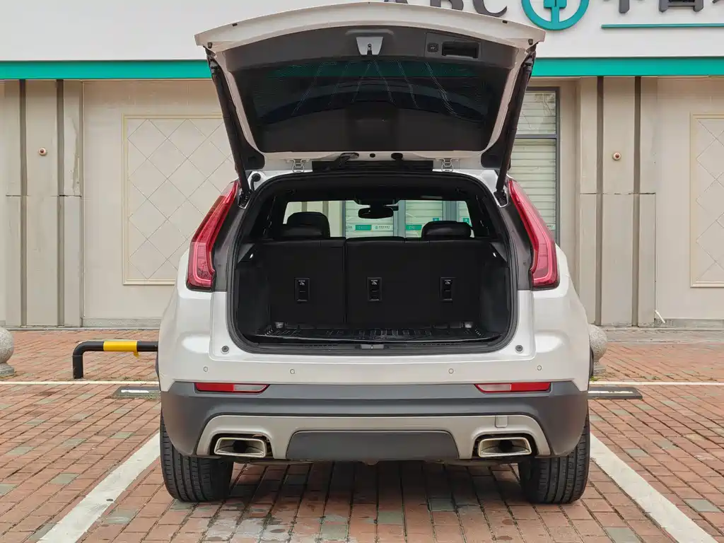 Cadillac XT4 2021 28T FWD Luxury