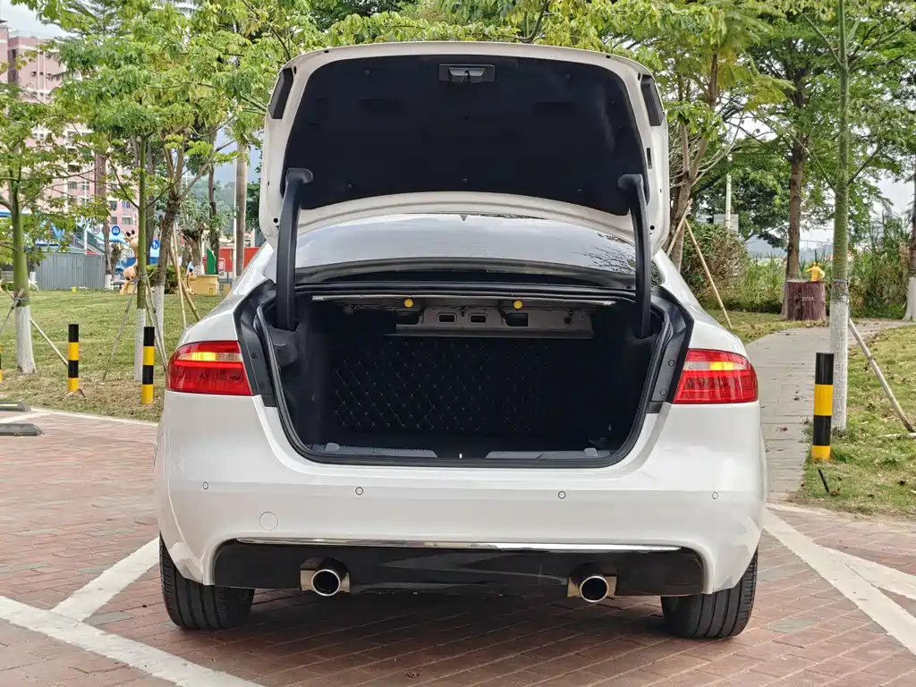 Jaguar XEL 2018 2.0T 200PS Prestige Edition