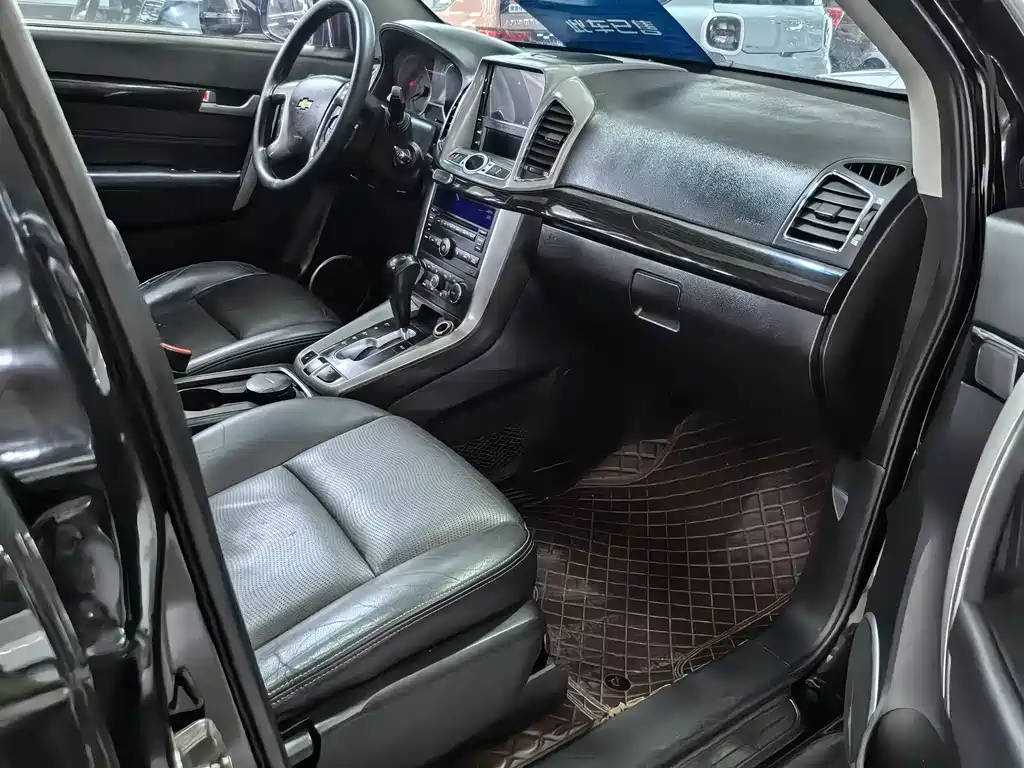 Chevrolet Captiva 2017 2.4L AWD Flagship Edition 7-Seater