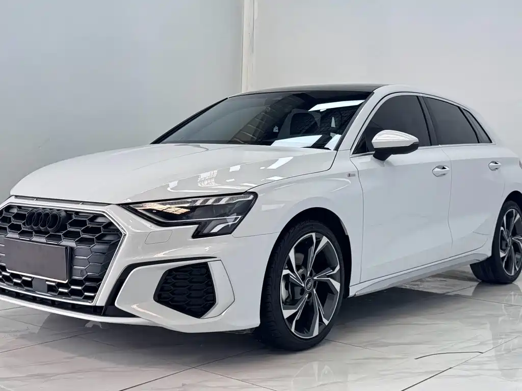 Audi A3 Sportback 35 TFSI Luxury Sport 2021
