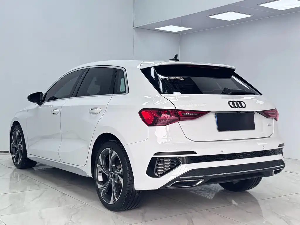 Audi A3 Sportback 35 TFSI Luxury Sport 2021