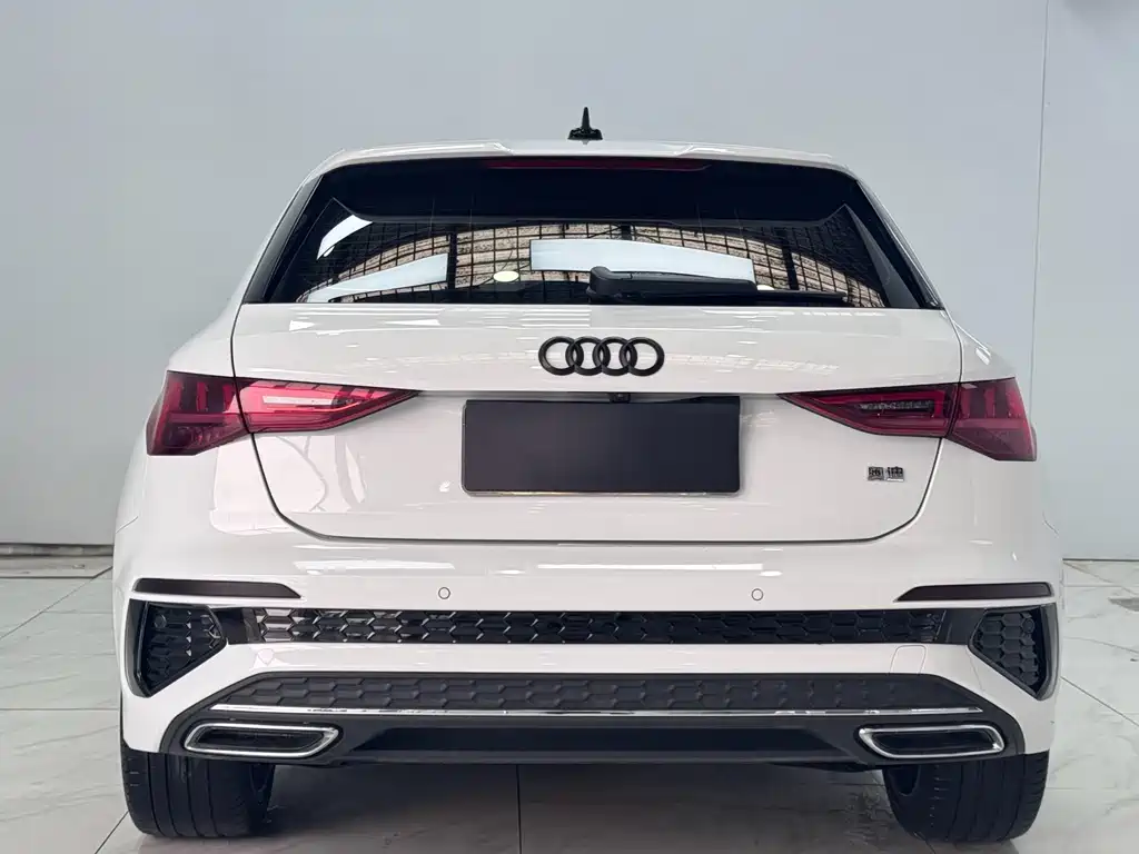 Audi A3 Sportback 35 TFSI Luxury Sport 2021