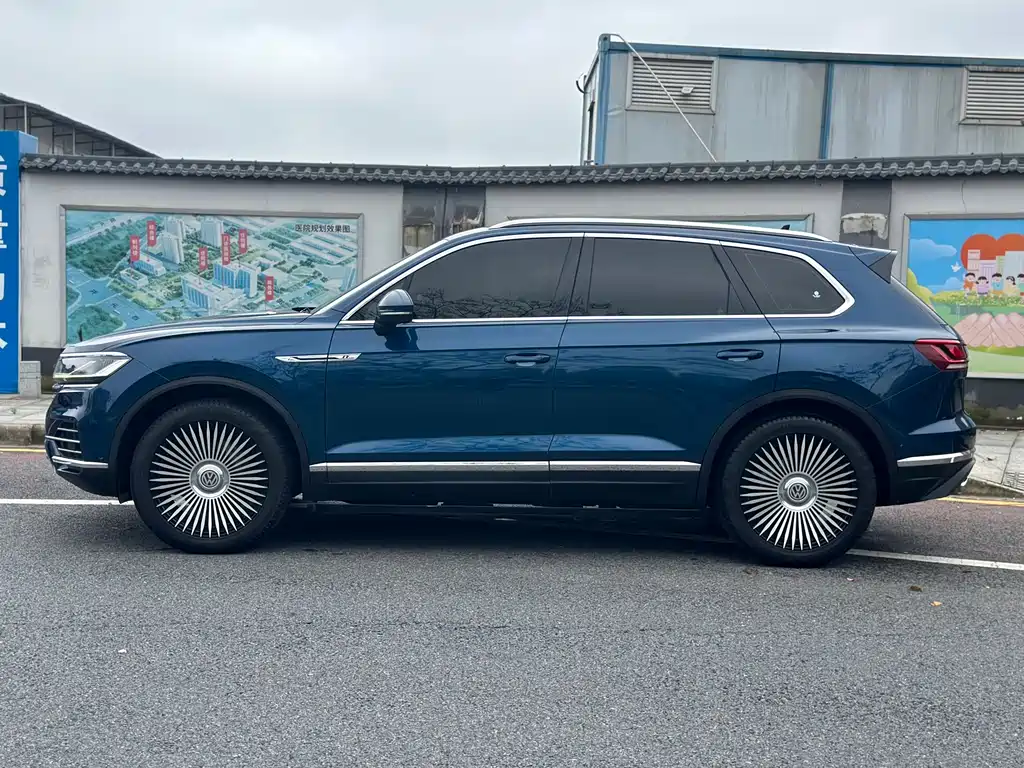 Touareg 2019 2.0TSI Navigator Edition China VI