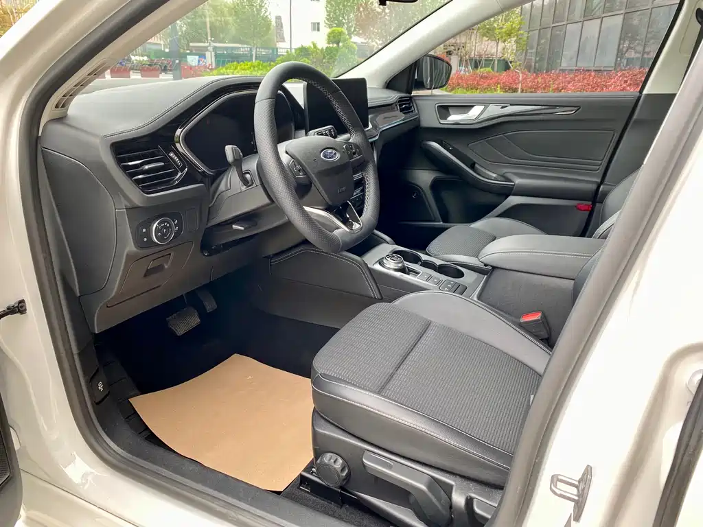 Ford Focus 2021 Hatchback EcoBoost 180 Automatic Fengchao Edition