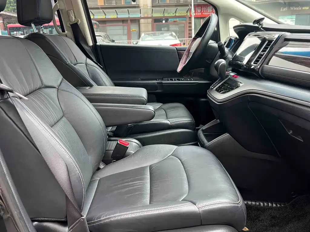 Honda Elysion 2016 2.4L Supreme Edition