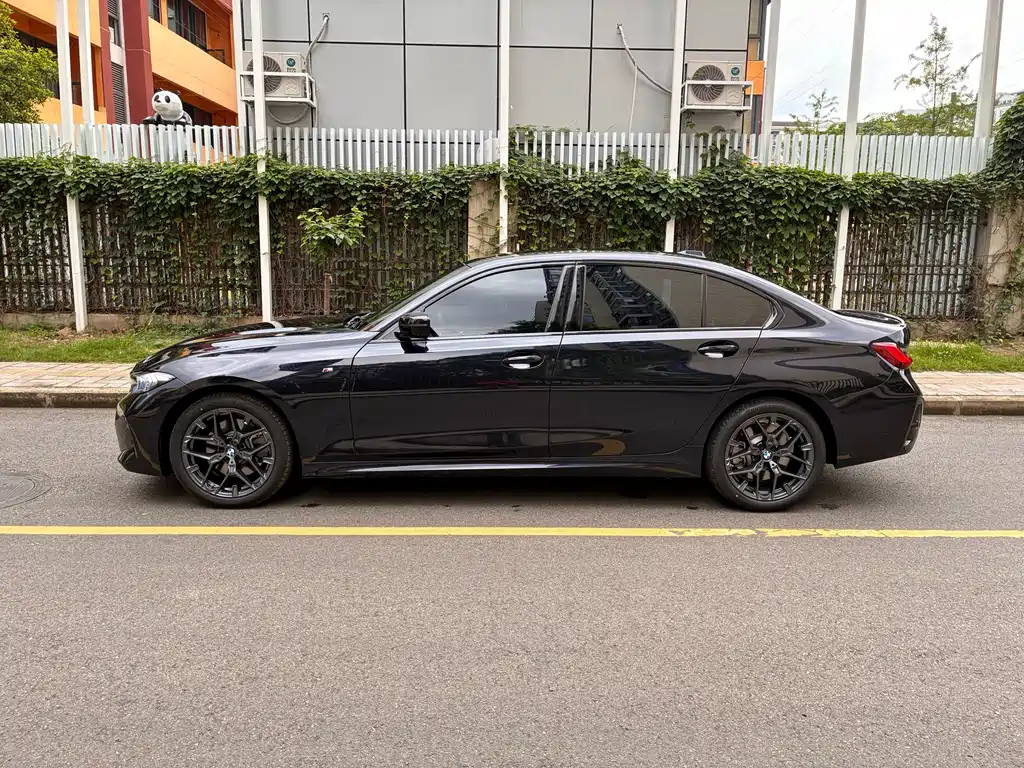 BMW 3 Series 2025 330Li Exclusive M Sport Night Edition