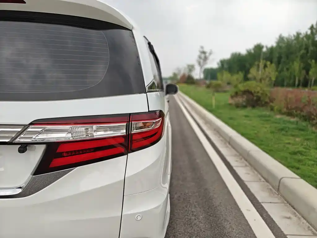 Honda Odyssey 2015