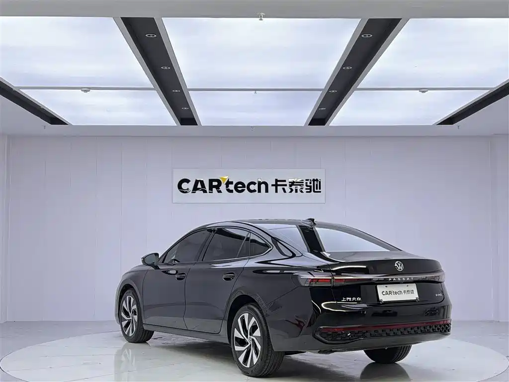 Volkswagen Passat 2025 Pro 380TSI Starry Dragon Edition