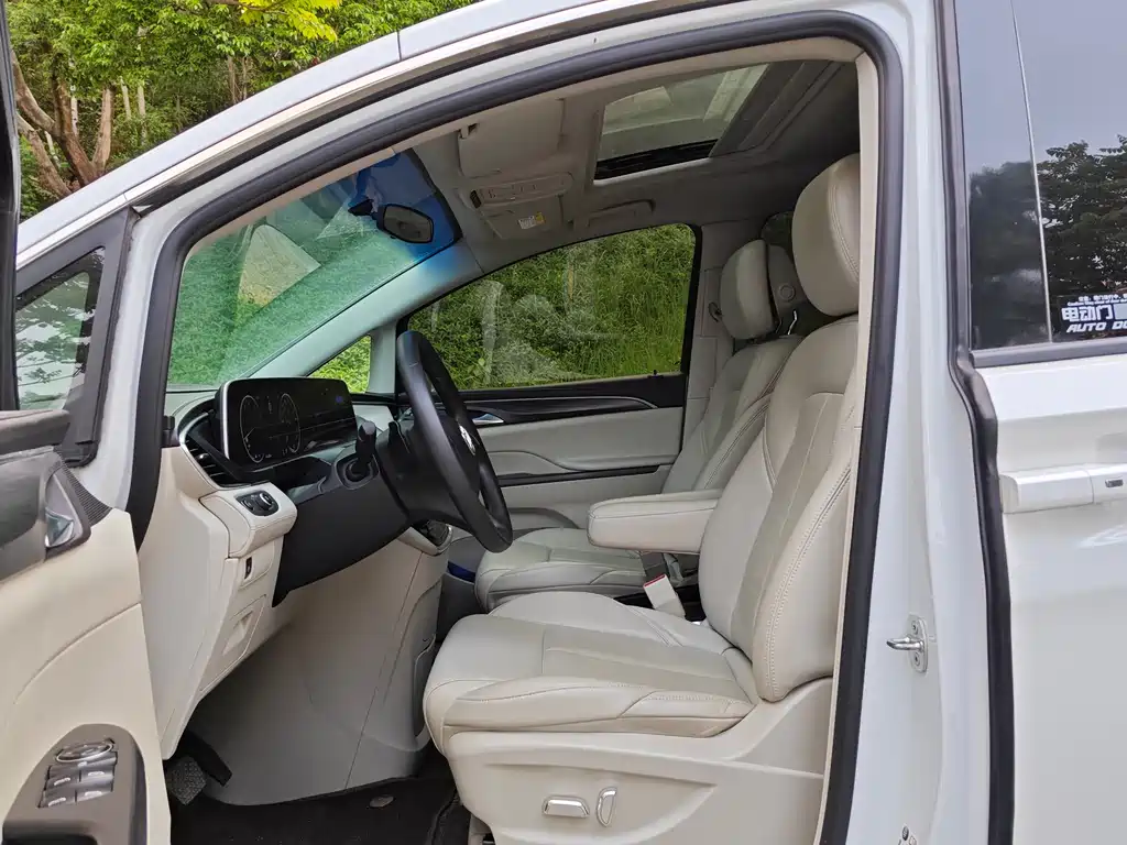 Buick GL8 2023 ES Luxury Comfort Trim