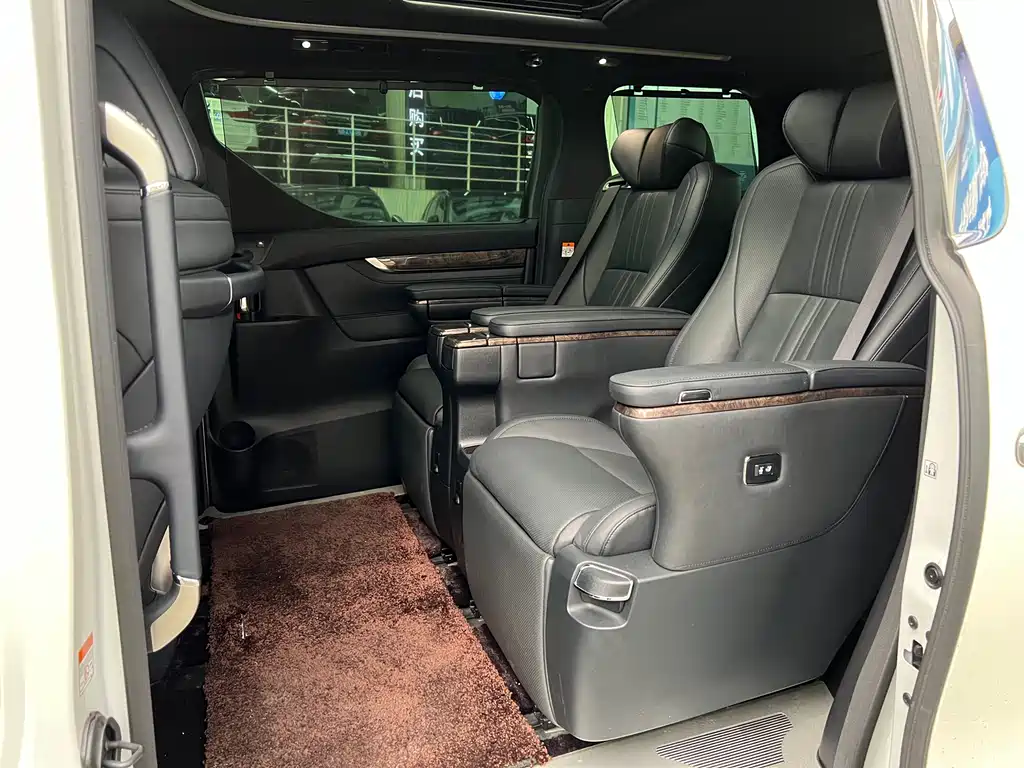 Toyota Alphard 2021 Hybrid 2.5L Premium Edition