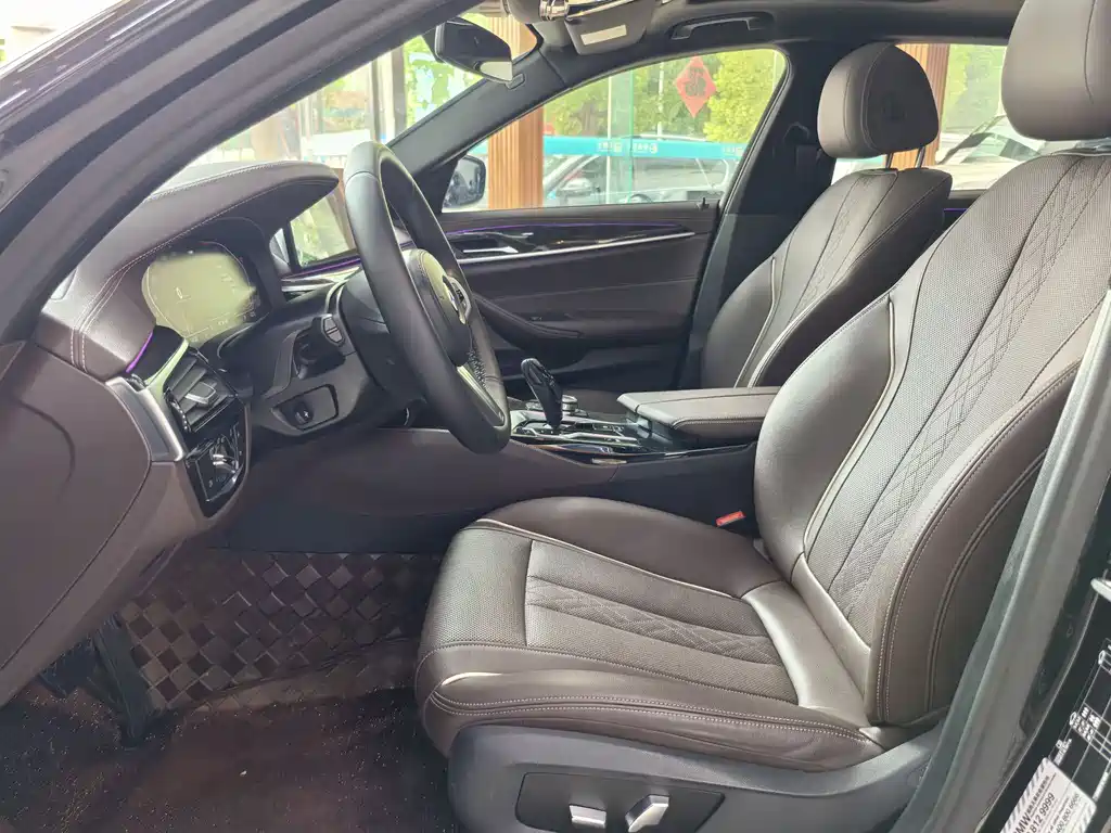 BMW 5 Series 2022 525Li M Sport Package
