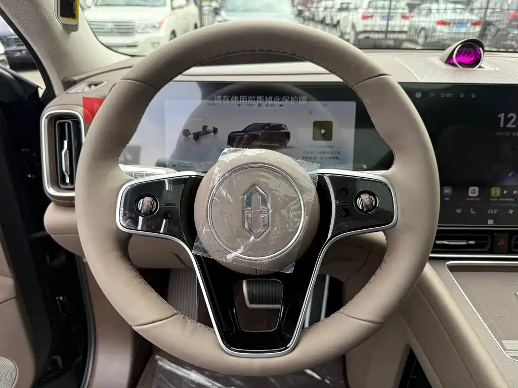 AITO M9 2025 EREV Ultra Edition 52kWh 6-Seater with 192-Line LiDAR