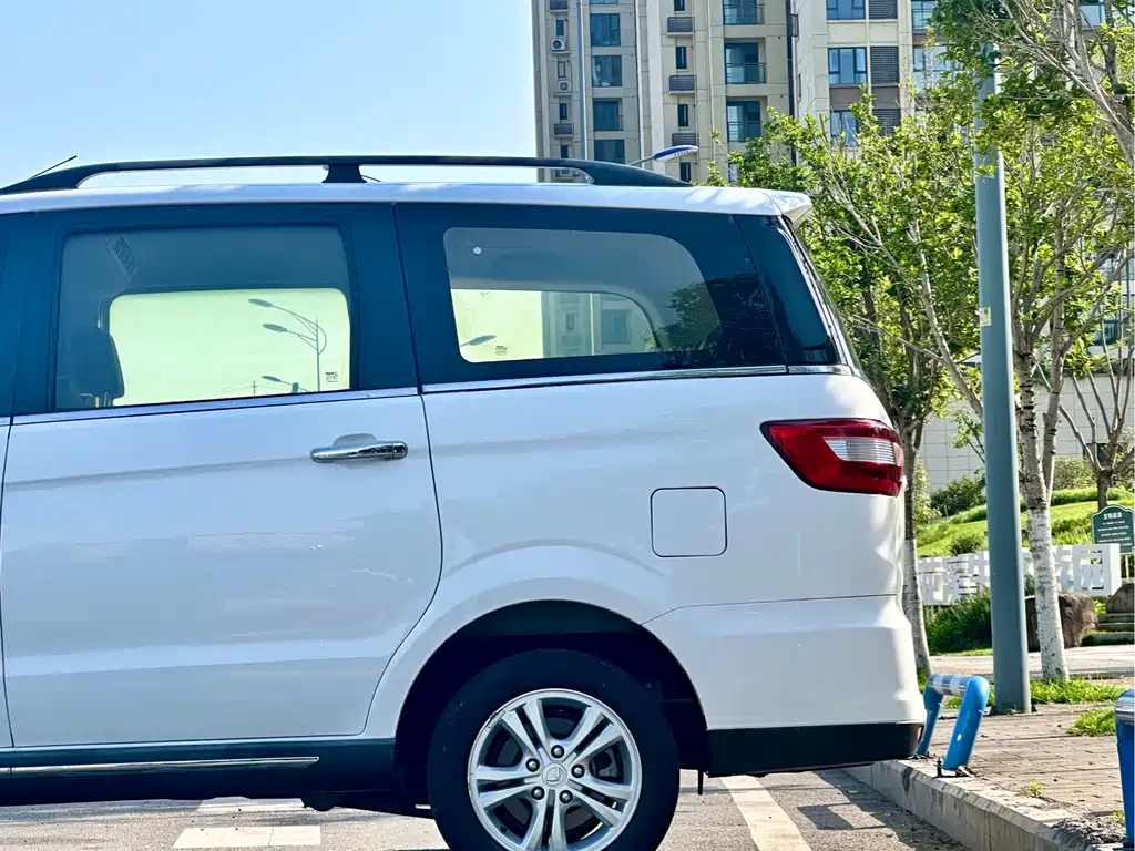 BAIC Huansu H2 2015 1.5L AMT Luxury BJ415C