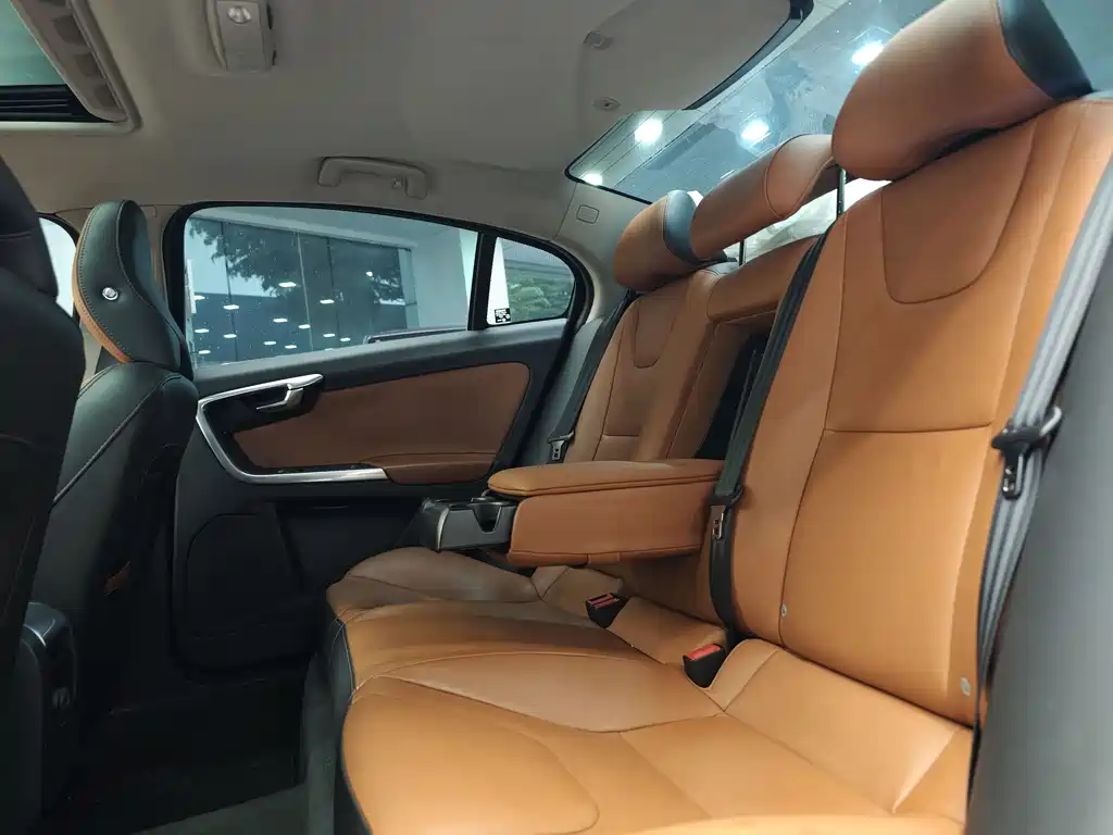 Volvo S60L 2018 T4 Zhiyuan Edition
